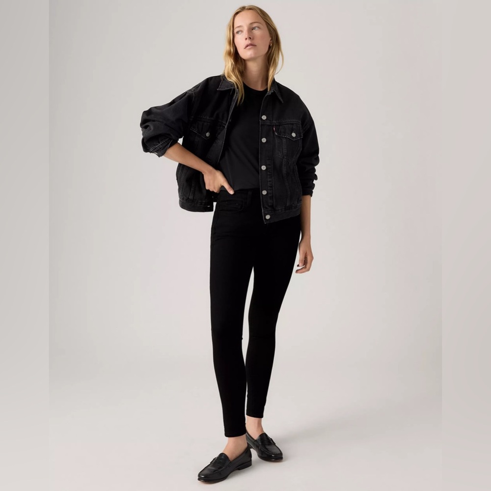 Levi’s 720 high rise super skinny jeans 🖤black size 26🖤 26” inseam 🖤